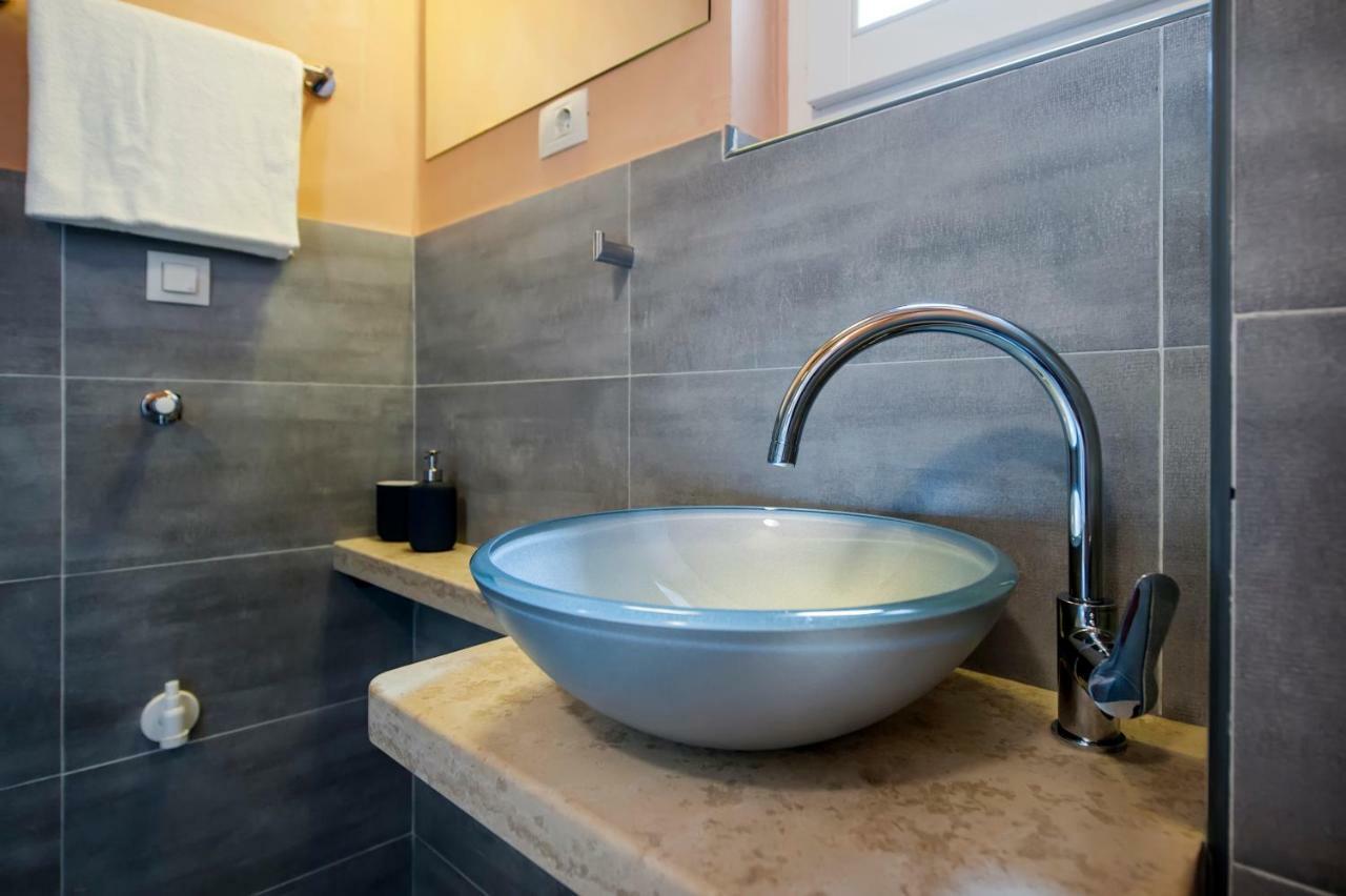 Apartment And Studio Ca' 3 Vie Rovinj Bagian luar foto