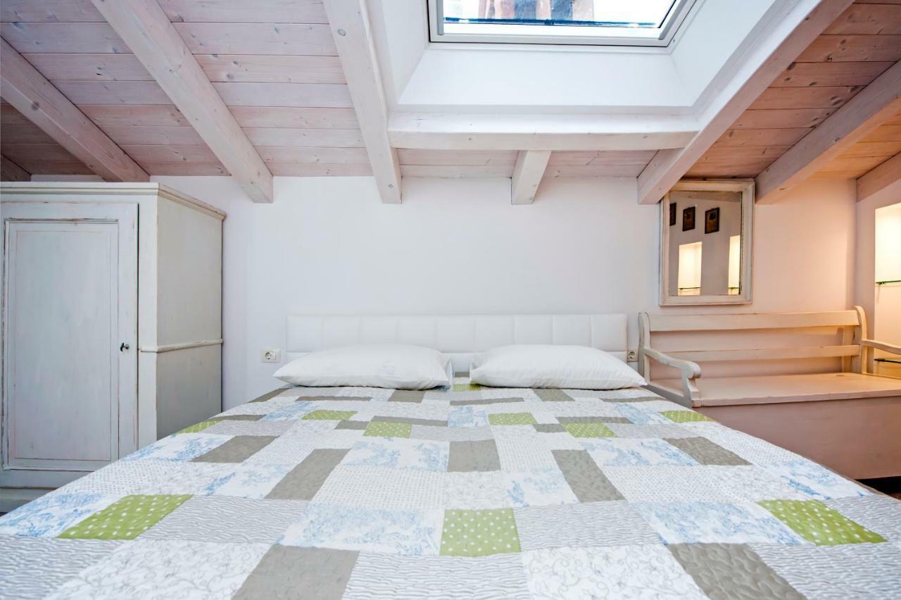 Apartment And Studio Ca' 3 Vie Rovinj Bagian luar foto