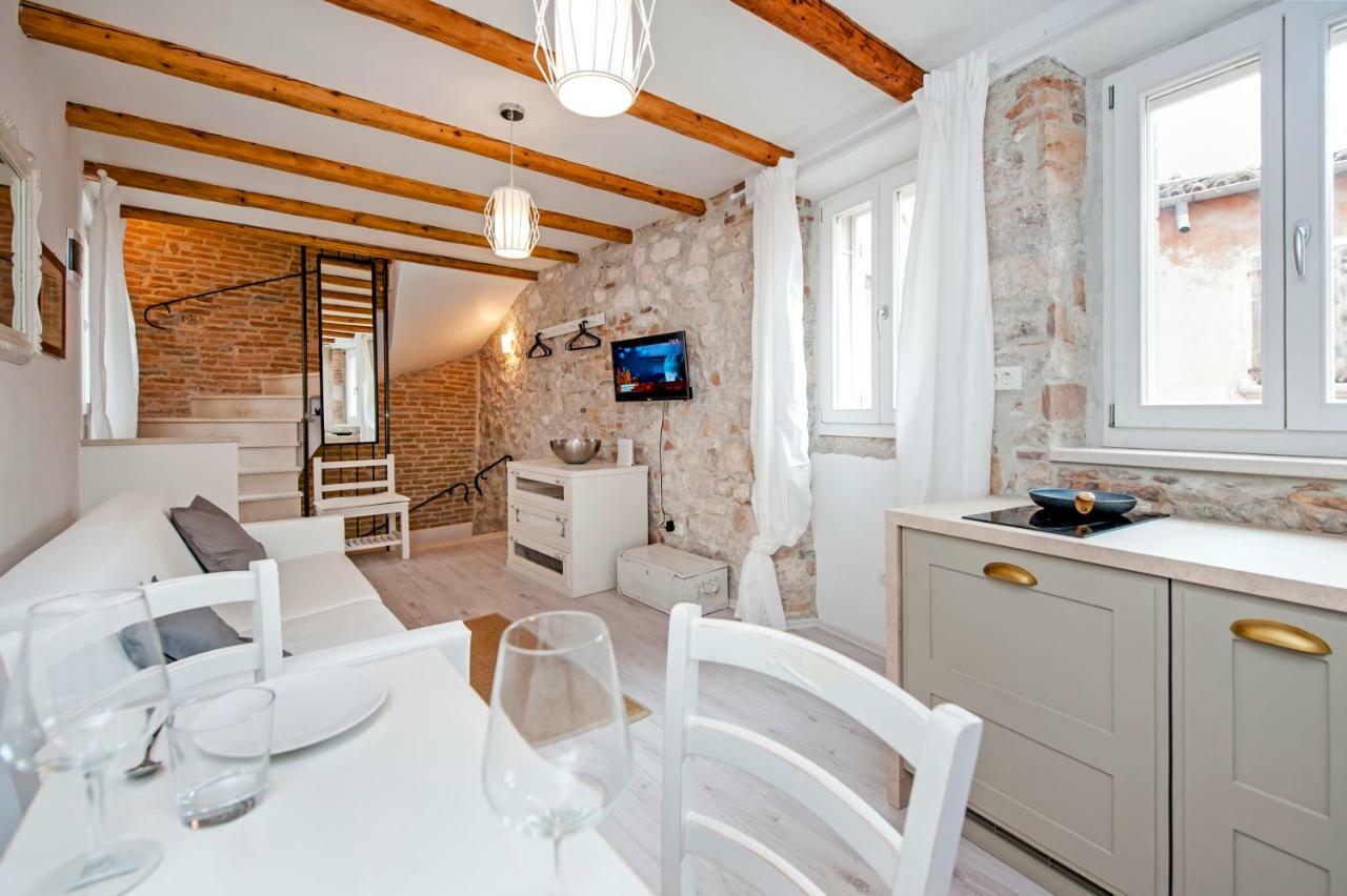 Apartment And Studio Ca' 3 Vie Rovinj Bagian luar foto