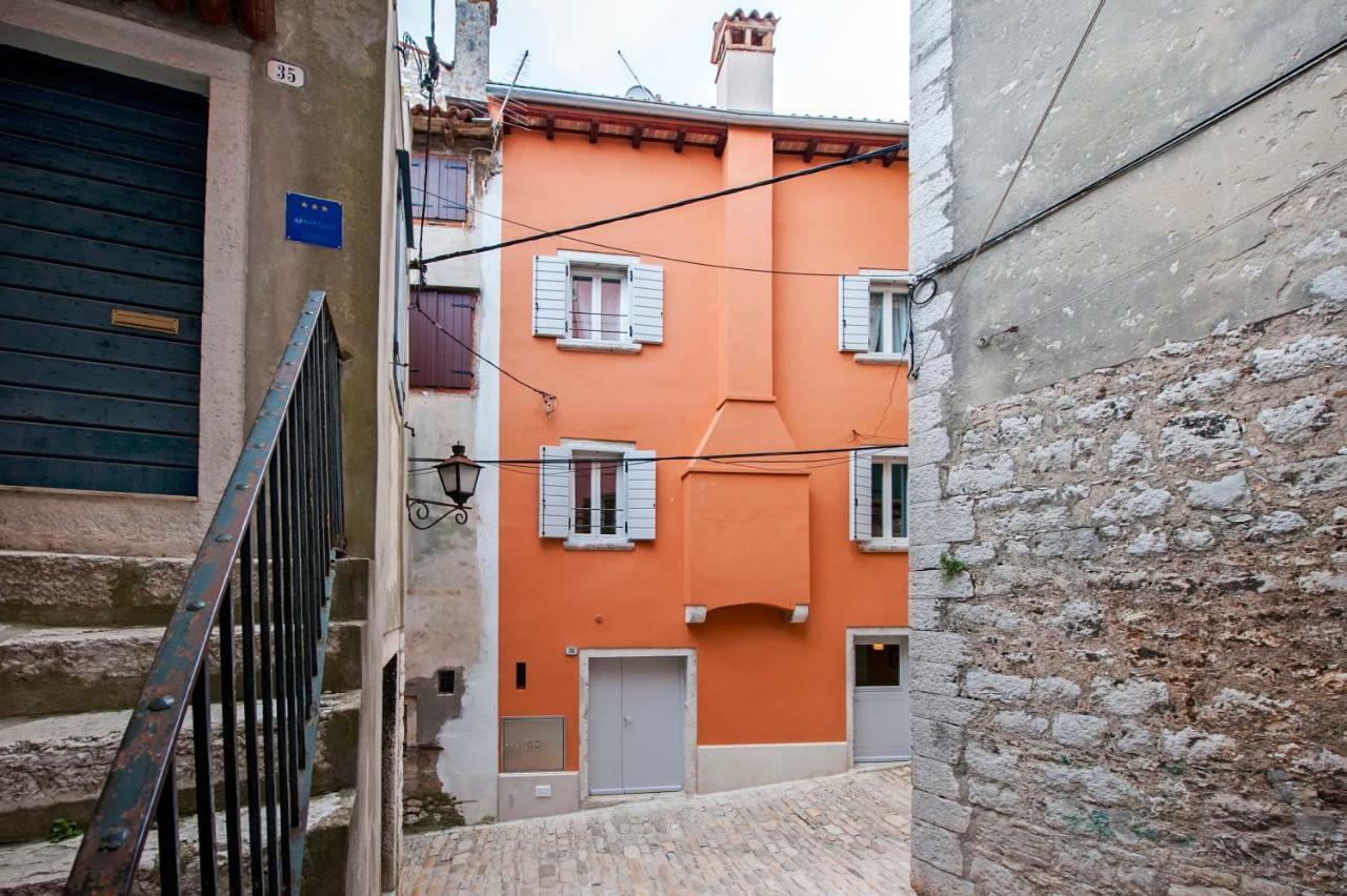 Apartment And Studio Ca' 3 Vie Rovinj Bagian luar foto
