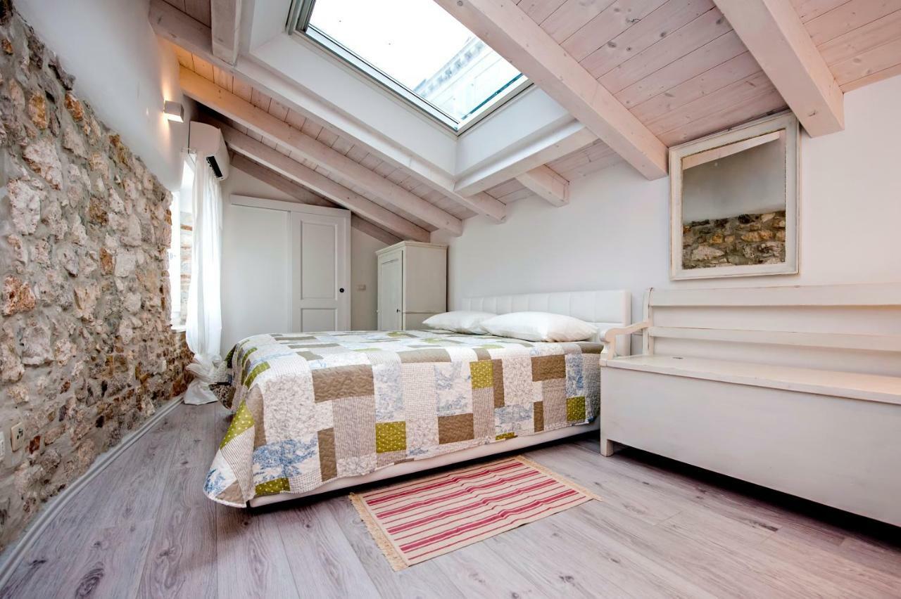 Apartment And Studio Ca' 3 Vie Rovinj Bagian luar foto