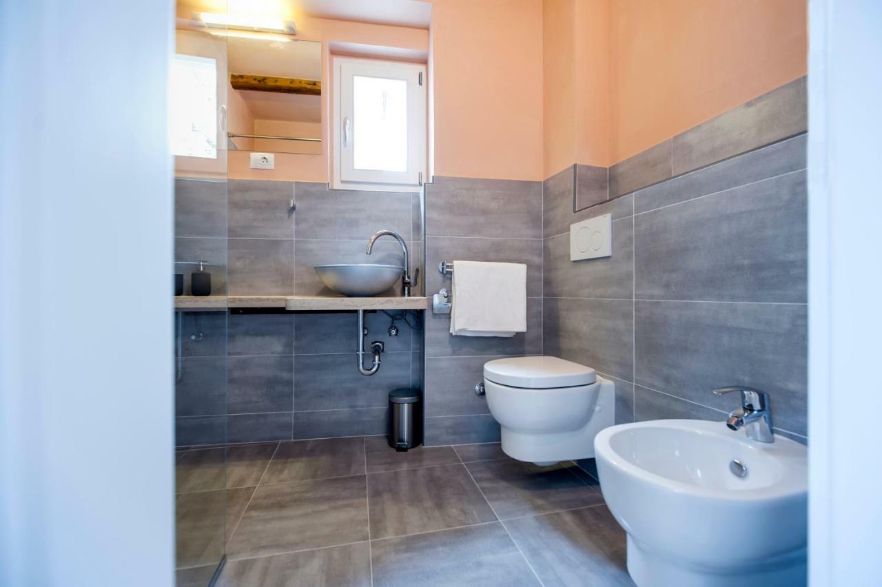 Apartment And Studio Ca' 3 Vie Rovinj Bagian luar foto