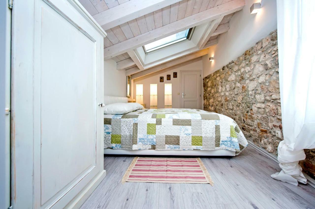 Apartment And Studio Ca' 3 Vie Rovinj Bagian luar foto