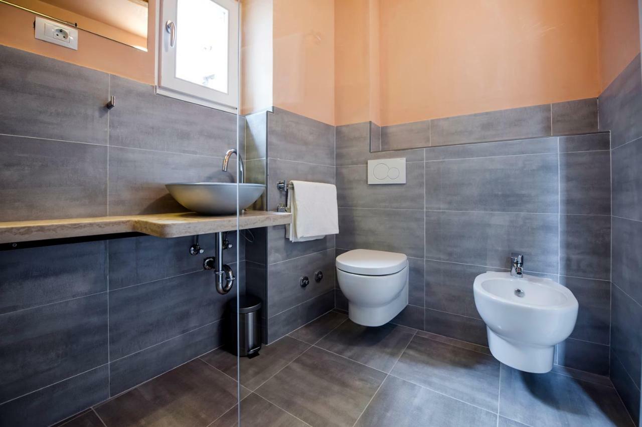Apartment And Studio Ca' 3 Vie Rovinj Bagian luar foto
