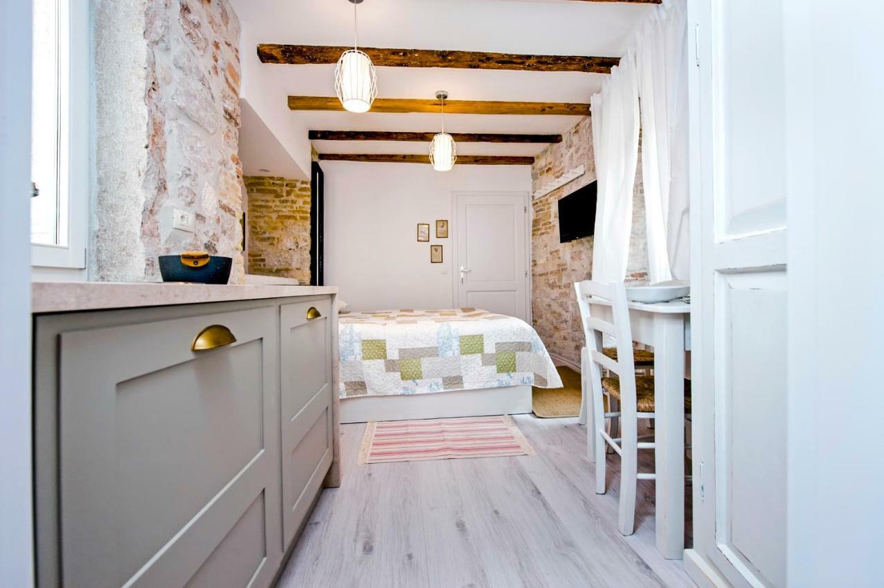 Apartment And Studio Ca' 3 Vie Rovinj Bagian luar foto
