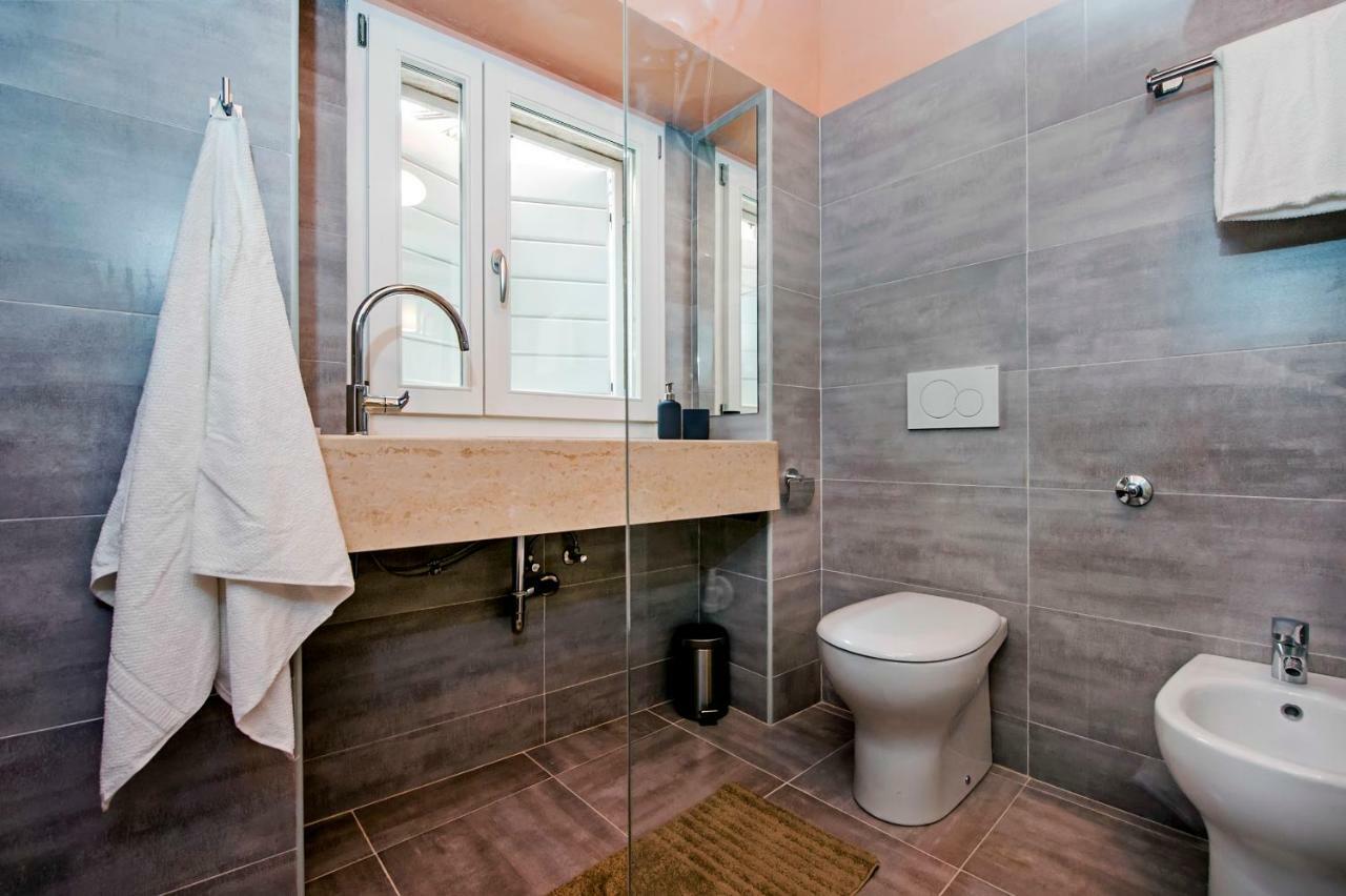 Apartment And Studio Ca' 3 Vie Rovinj Bagian luar foto