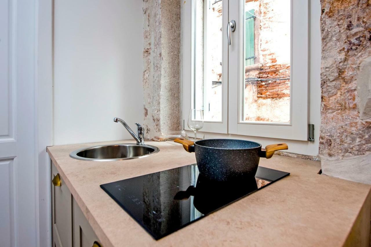 Apartment And Studio Ca' 3 Vie Rovinj Bagian luar foto