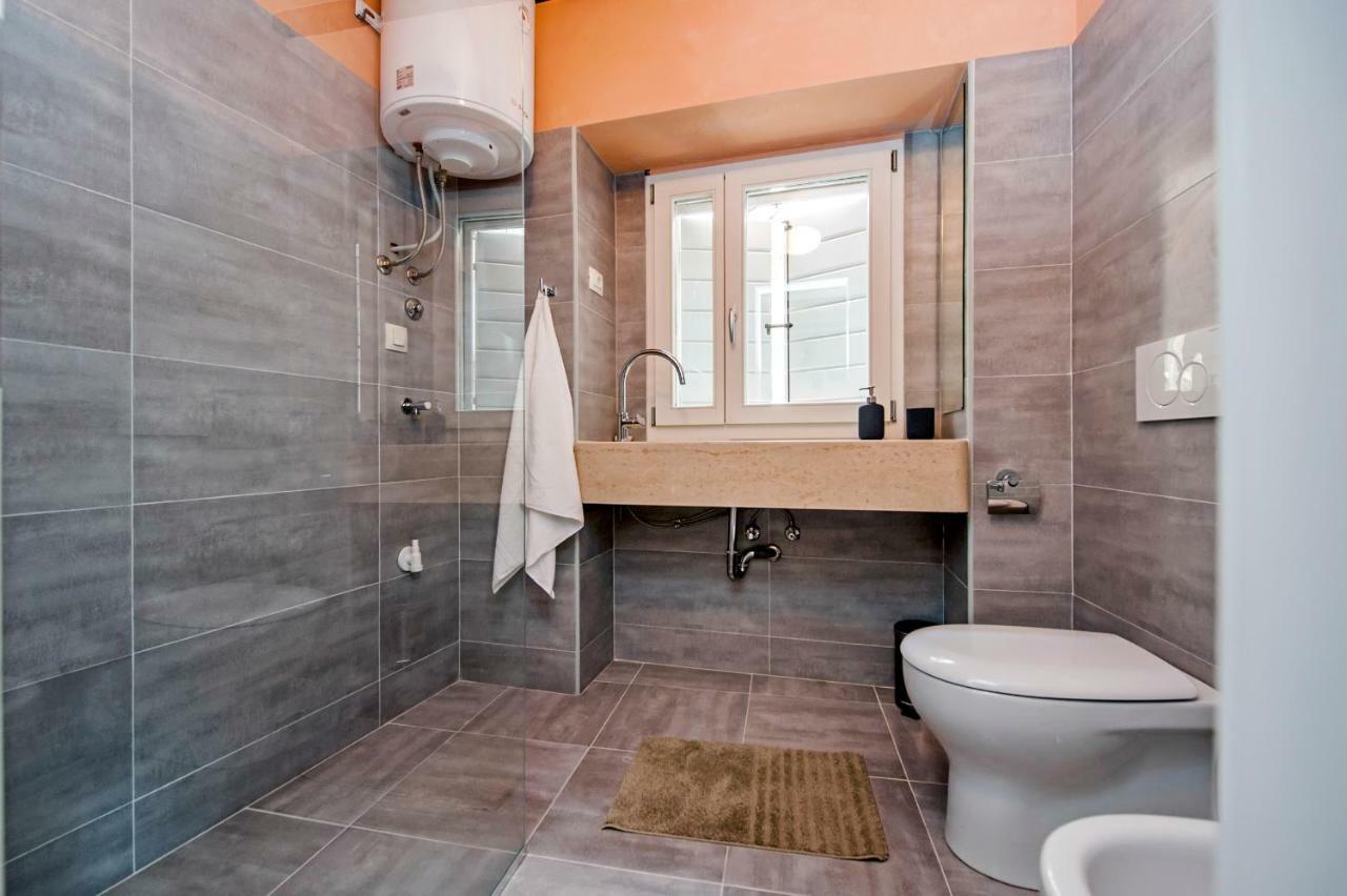 Apartment And Studio Ca' 3 Vie Rovinj Bagian luar foto