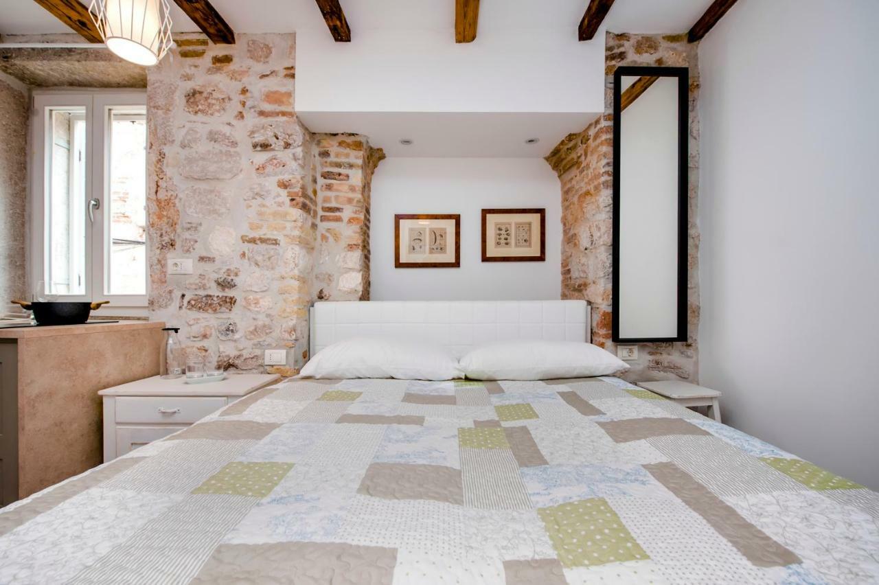 Apartment And Studio Ca' 3 Vie Rovinj Bagian luar foto
