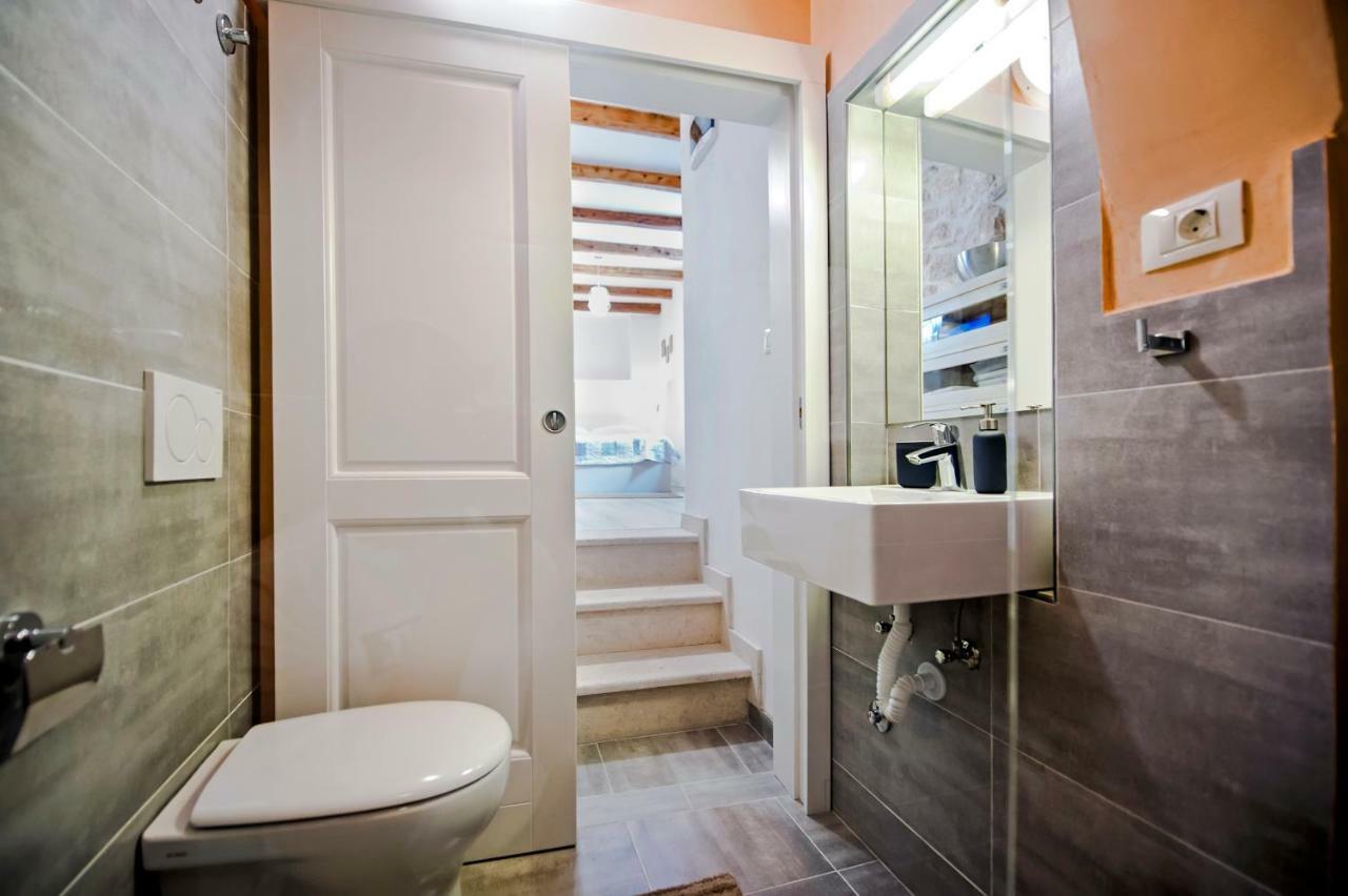 Apartment And Studio Ca' 3 Vie Rovinj Bagian luar foto