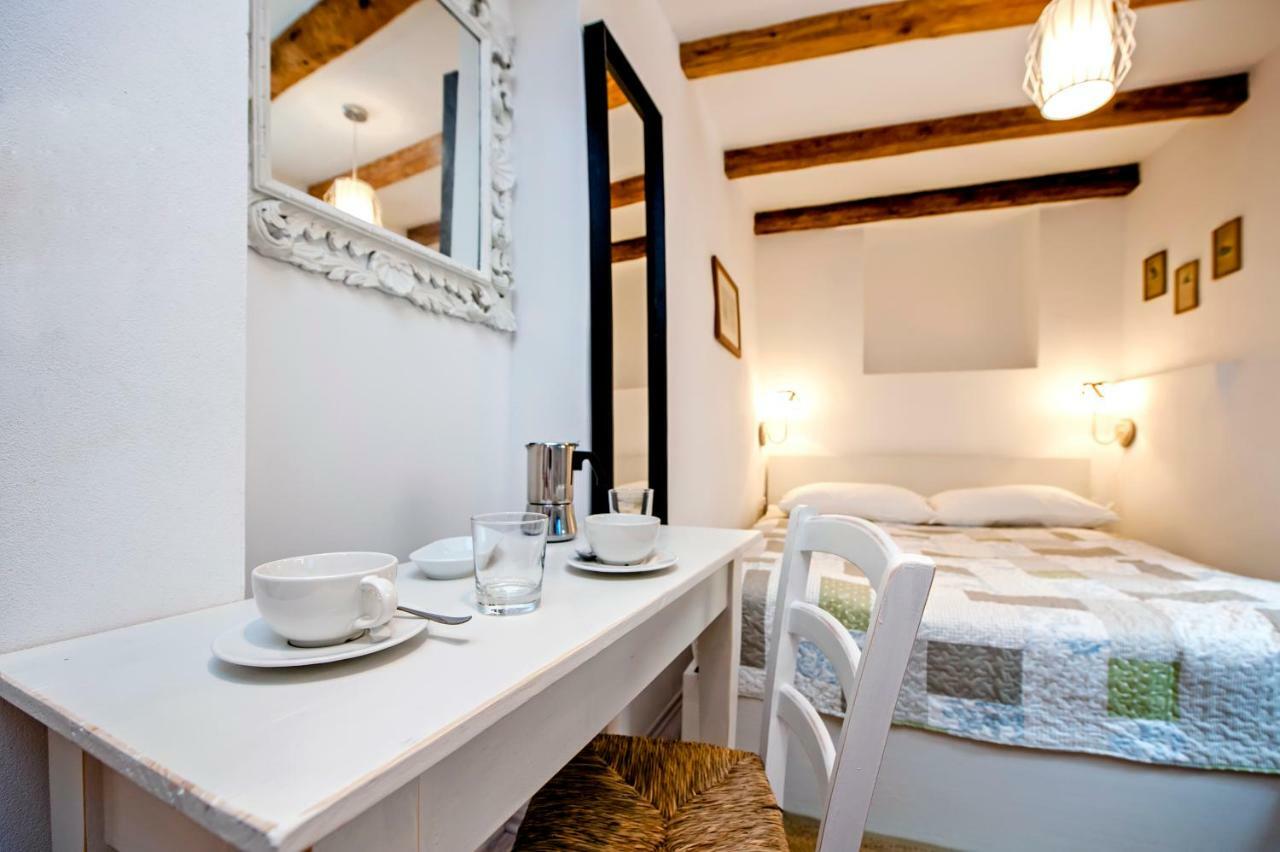 Apartment And Studio Ca' 3 Vie Rovinj Bagian luar foto