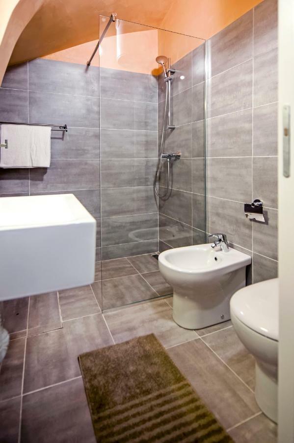 Apartment And Studio Ca' 3 Vie Rovinj Bagian luar foto